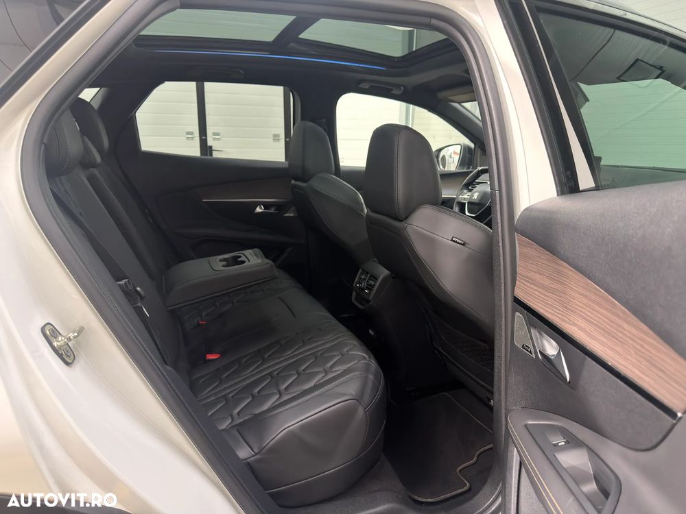 Peugeot 3008 PHEV EAT8 4X4 GT Pack - 5