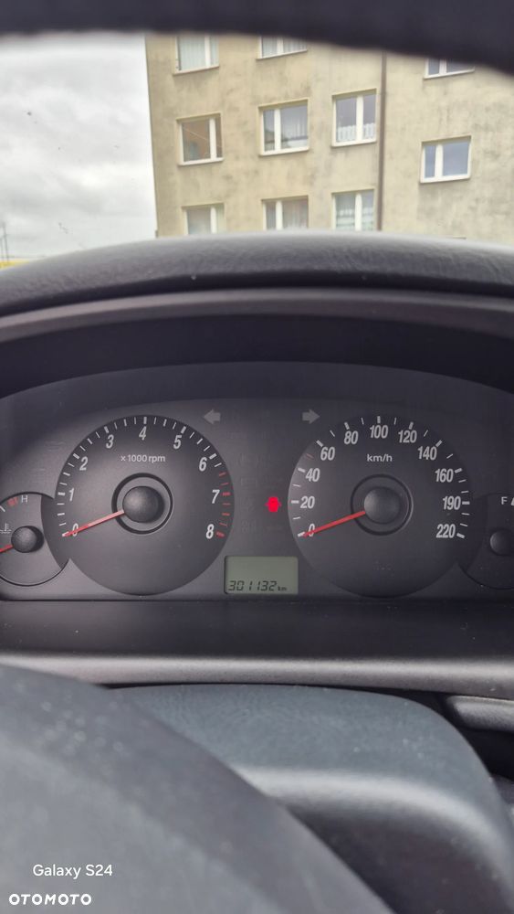 Hyundai Elantra - 16
