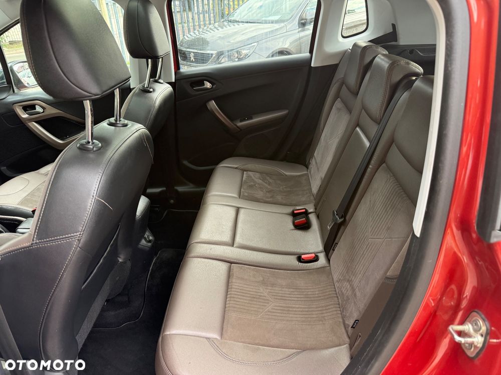 Peugeot 2008 1.6 e-HDi Allure S&S - 20
