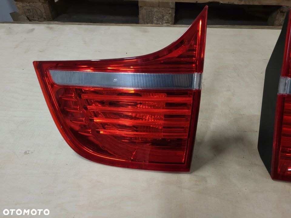 BMW X6 E71 LAMPA W KLAPĘ TYŁ PRAWA LEWA EU - 2
