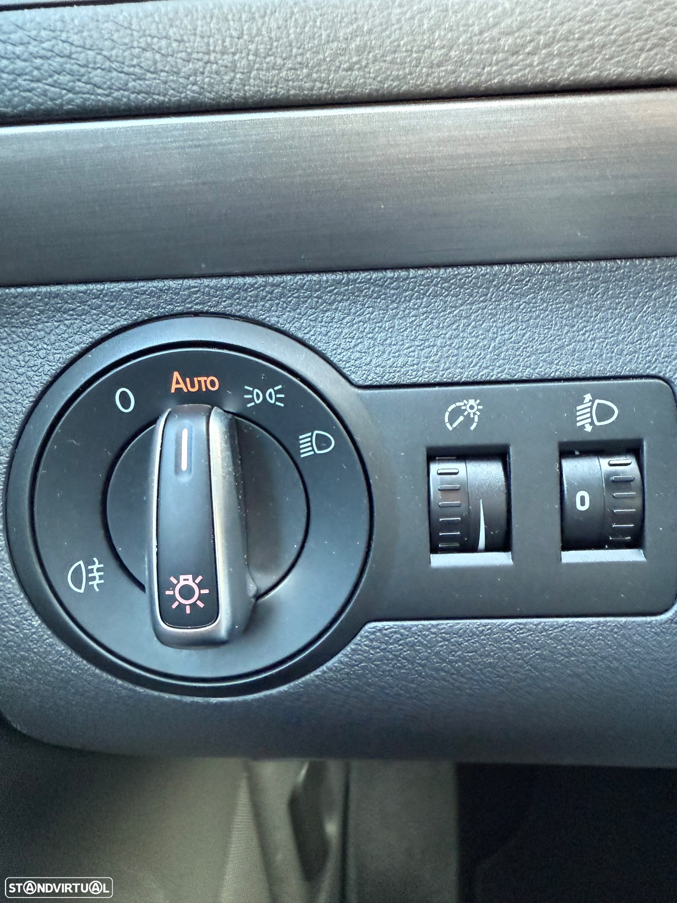 VW Touran 1.6 TDI DPF BlueMotion DSG Comfortline - 26