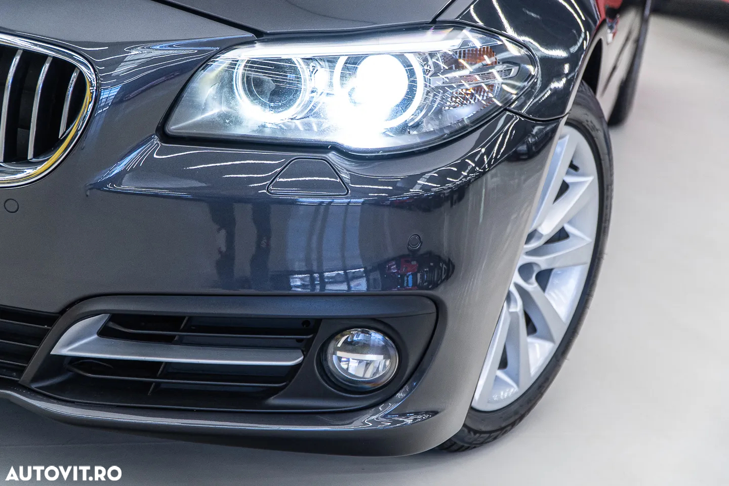 BMW Seria 5 525d xDrive Aut. Luxury Line - 35