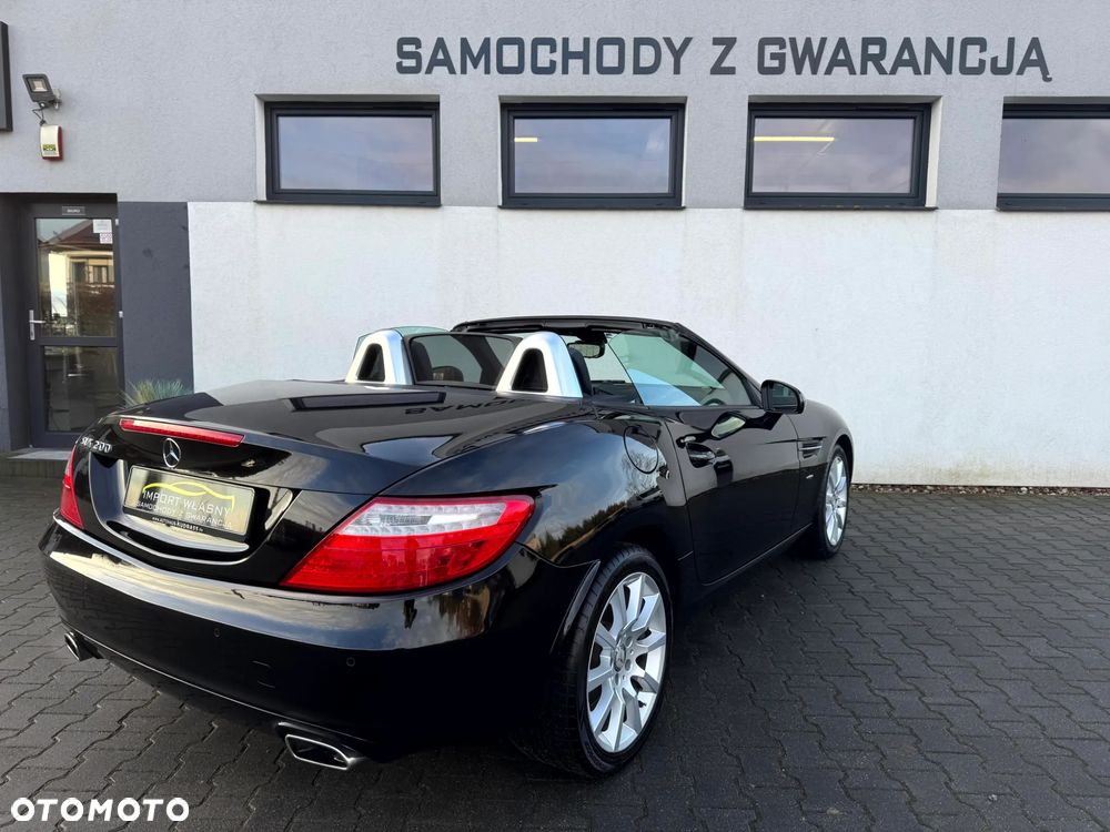 Mercedes-Benz SLK 200 (BlueEFFICIENCY) 7G-TRONIC - 8