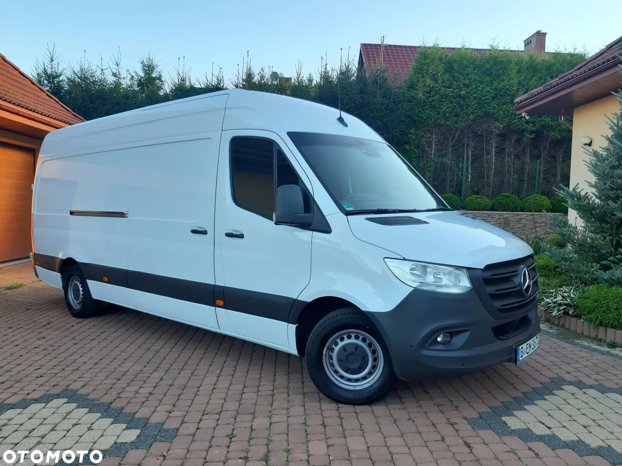 Mercedes-Benz Sprinter - 12