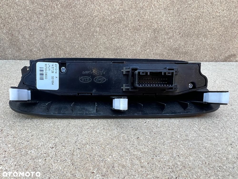 MODUŁ STEROWNIK PRZEŁĄCZNIKI GRZANIA FOTELI HYUNDAI I20 II 93700C8000 - 2