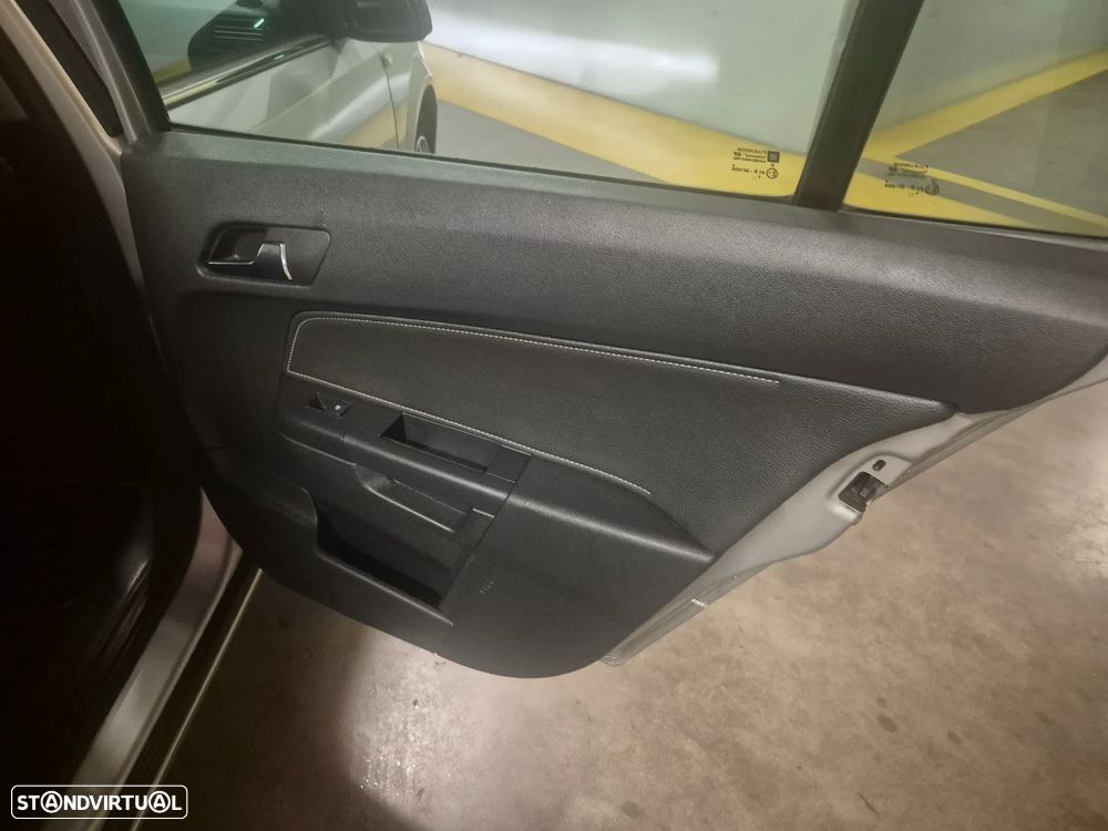 Opel Astra 1.7 CDTI Cosmo M6 - 17