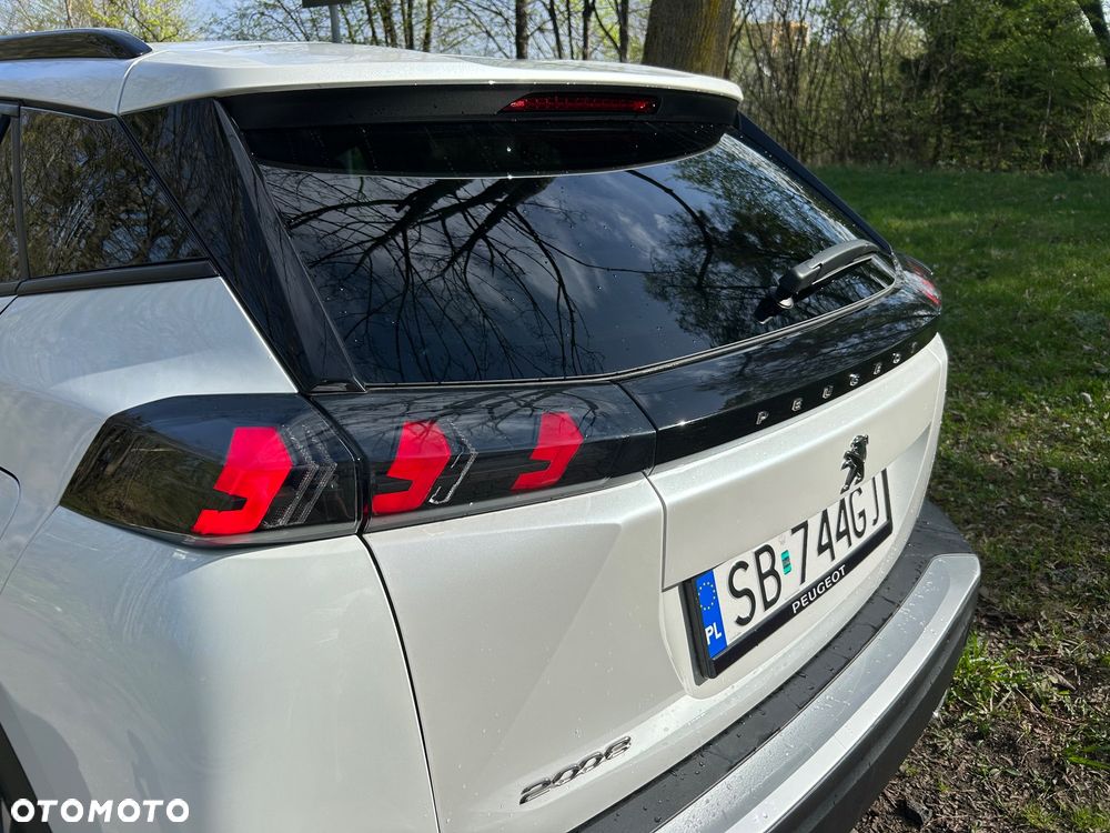 Peugeot 2008 1.2 Pure Tech GPF Allure S&S EAT6 - 8