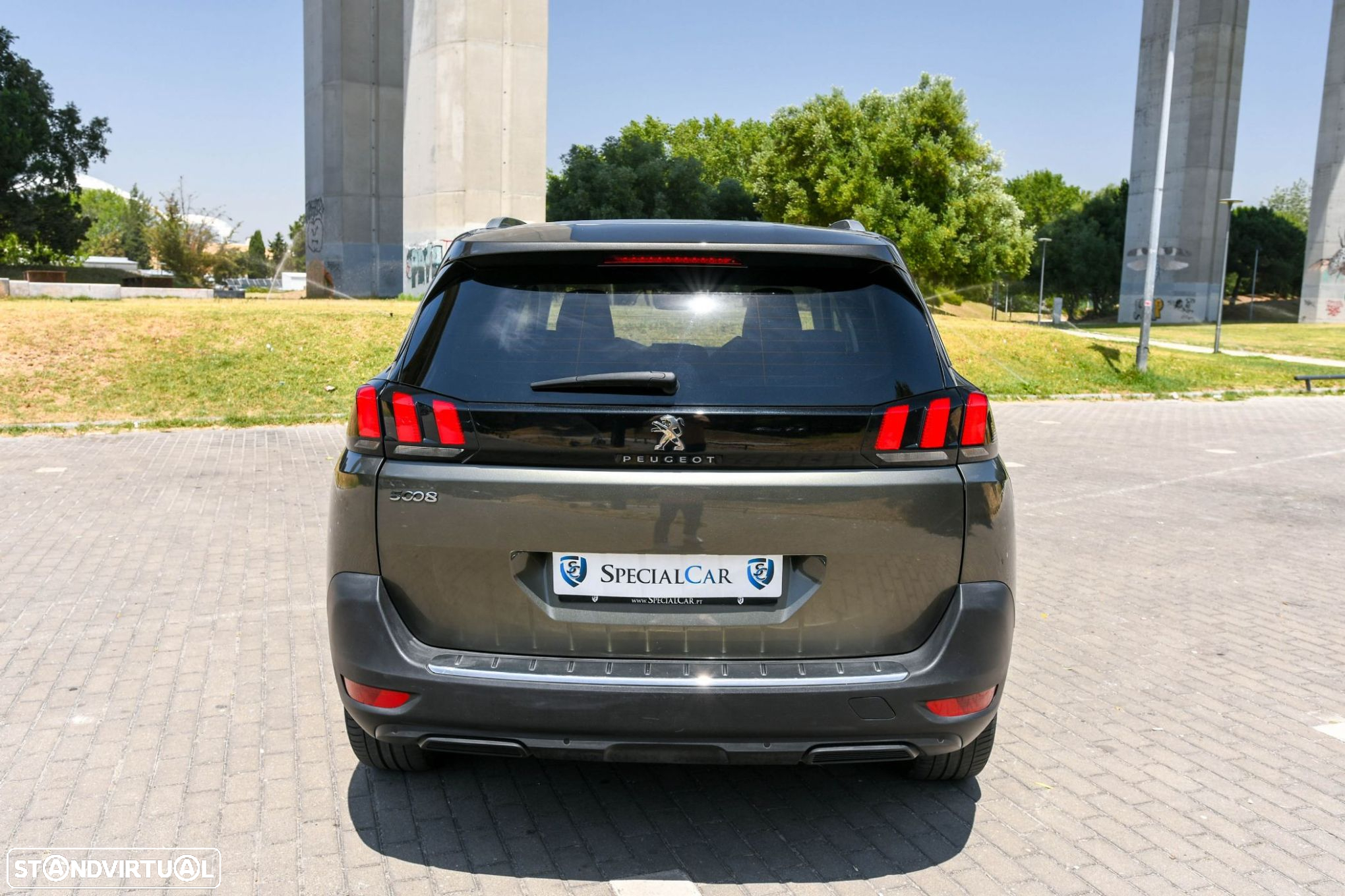 Peugeot 5008 1.5 BlueHDi Allure EAT8 - 6