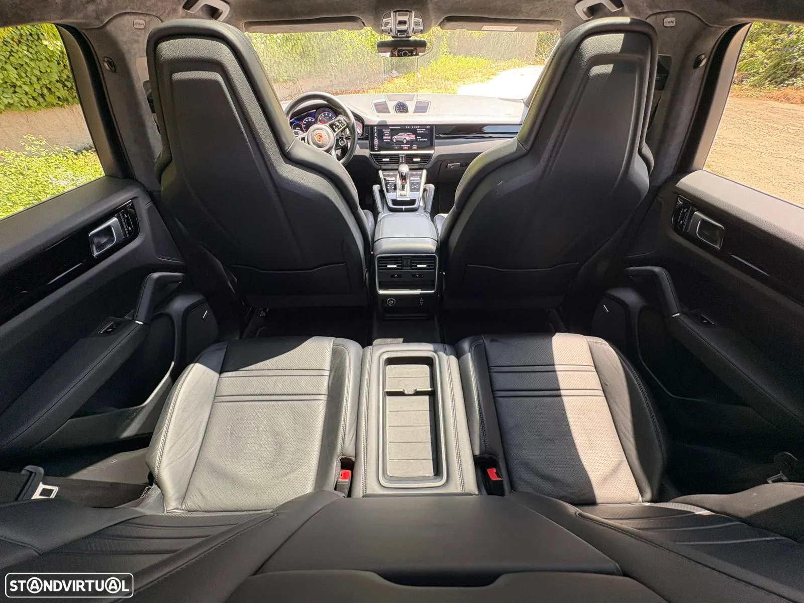Porsche Cayenne Coupé Platinum Edition - 37