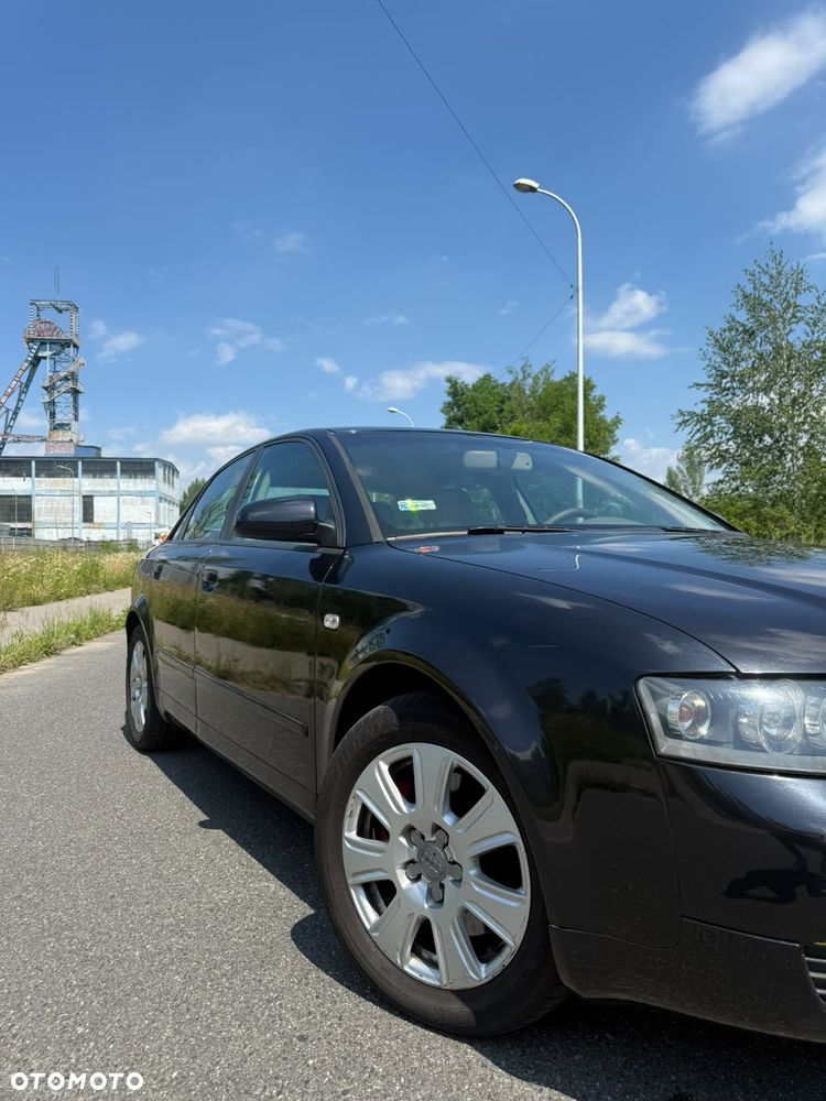 Audi A4 Limousine - 4