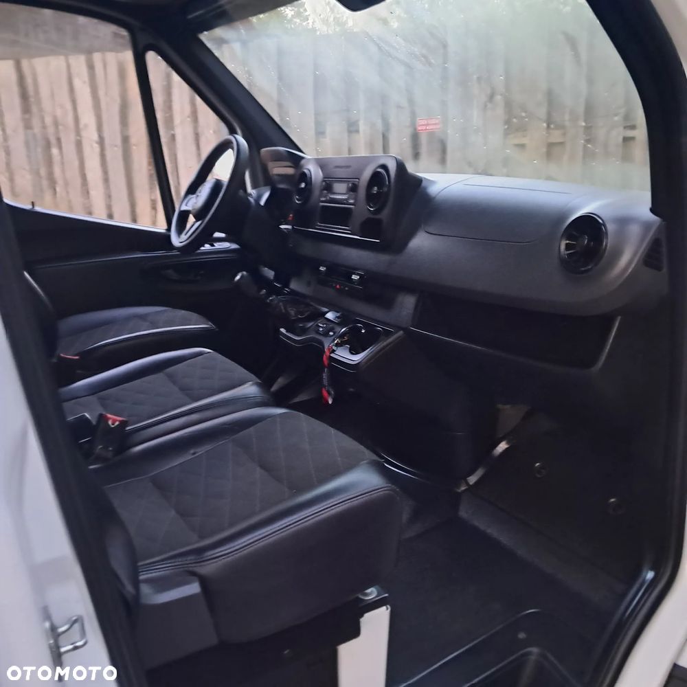 Mercedes-Benz Sprinter - 18