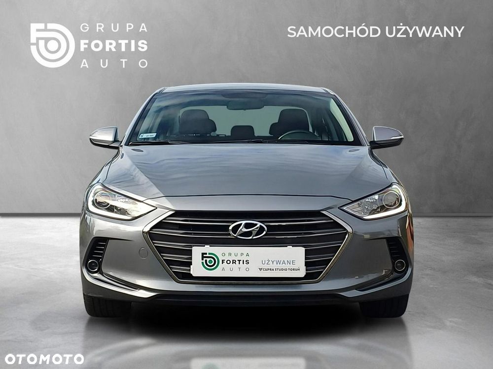Hyundai Elantra - 8