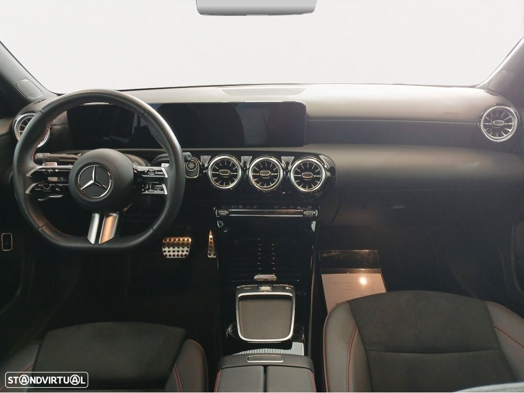 Mercedes-Benz A 250 Limousine e - 12