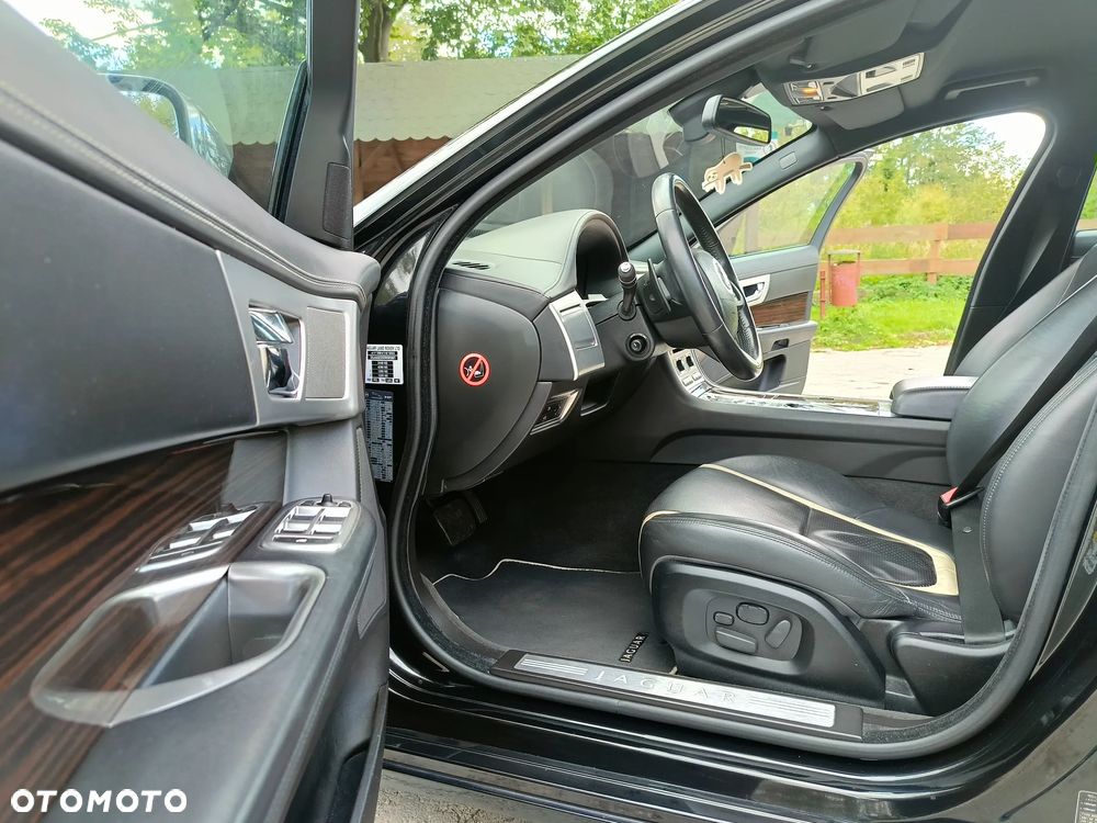 Jaguar XF 3.0 V6 D S - 13