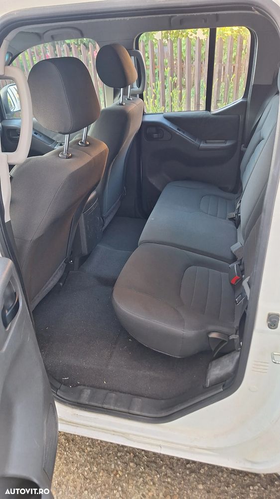 Nissan Navara 2.5 dCi Double Cab XE - 9