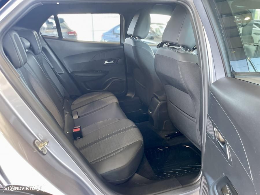Peugeot 2008 1.2 PureTech Allure Pack EAT8 - 26