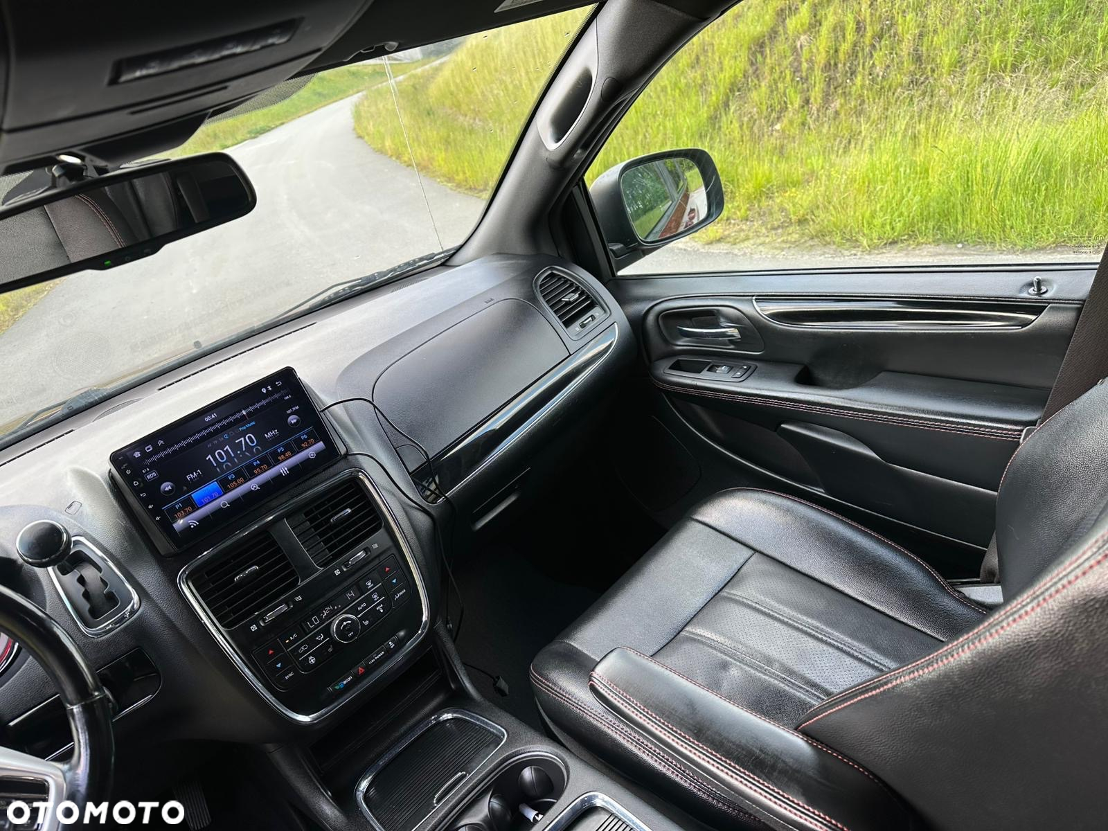 Dodge Grand Caravan - 25