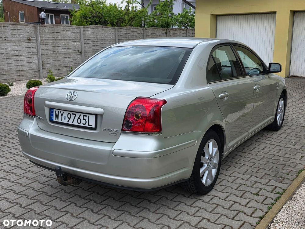 Toyota Avensis 2003 photo 3