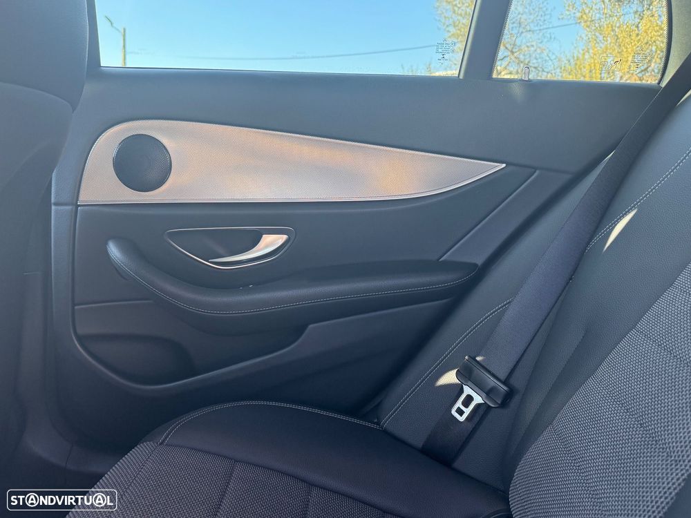 Mercedes-Benz 300 - 18