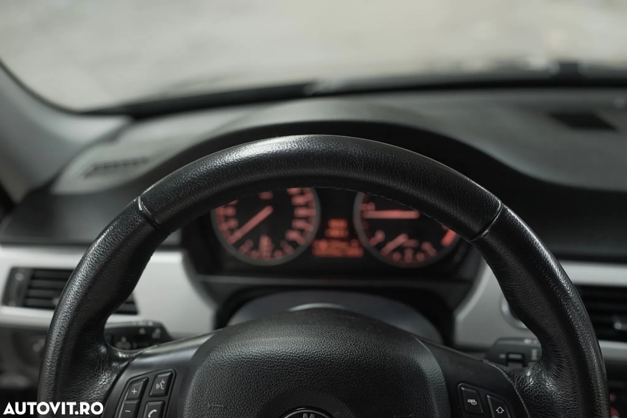 BMW Seria 3 318d - 16