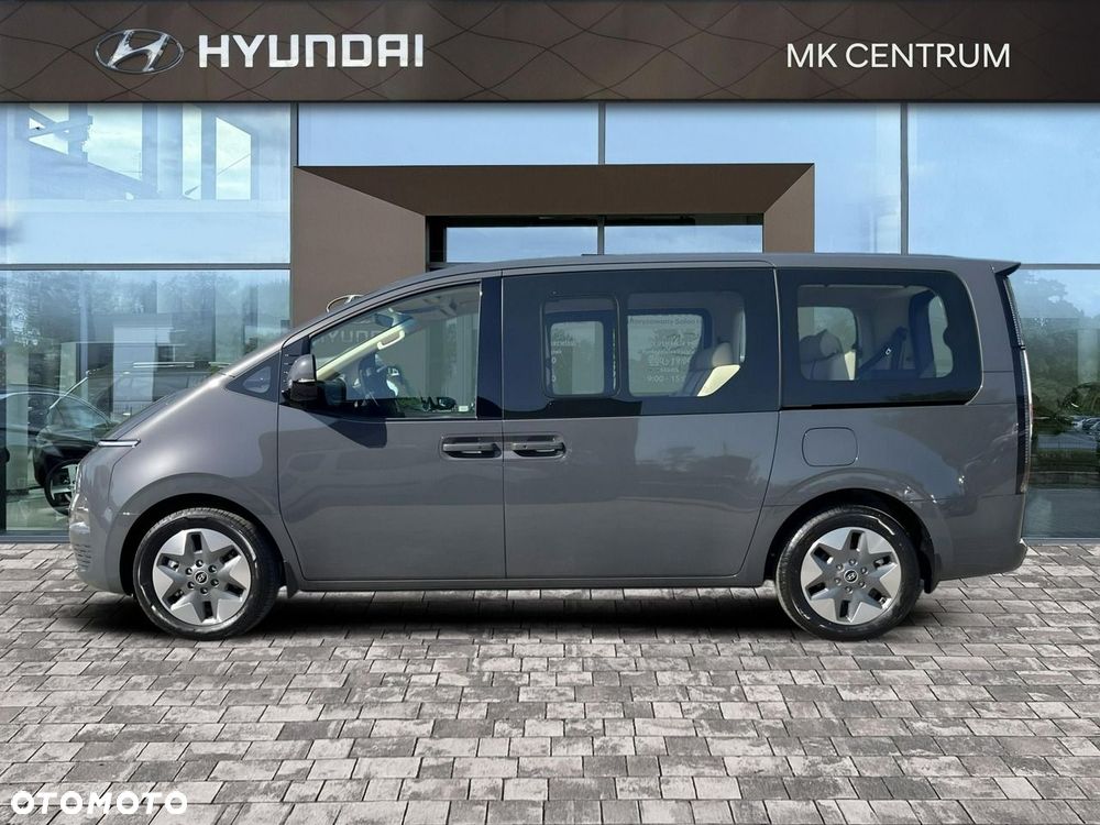 Hyundai Staria - 2