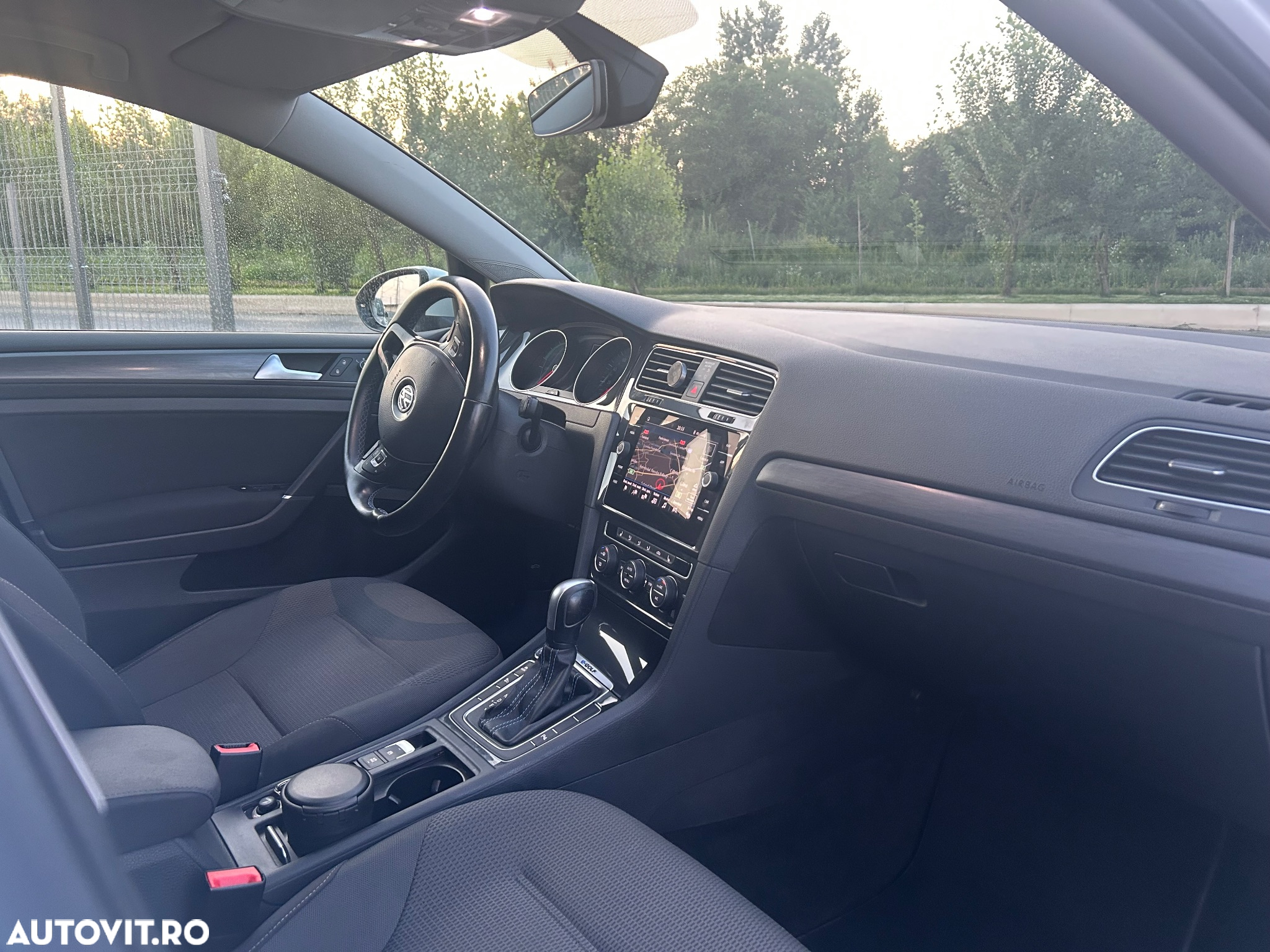 Volkswagen Golf e-Golf - 12