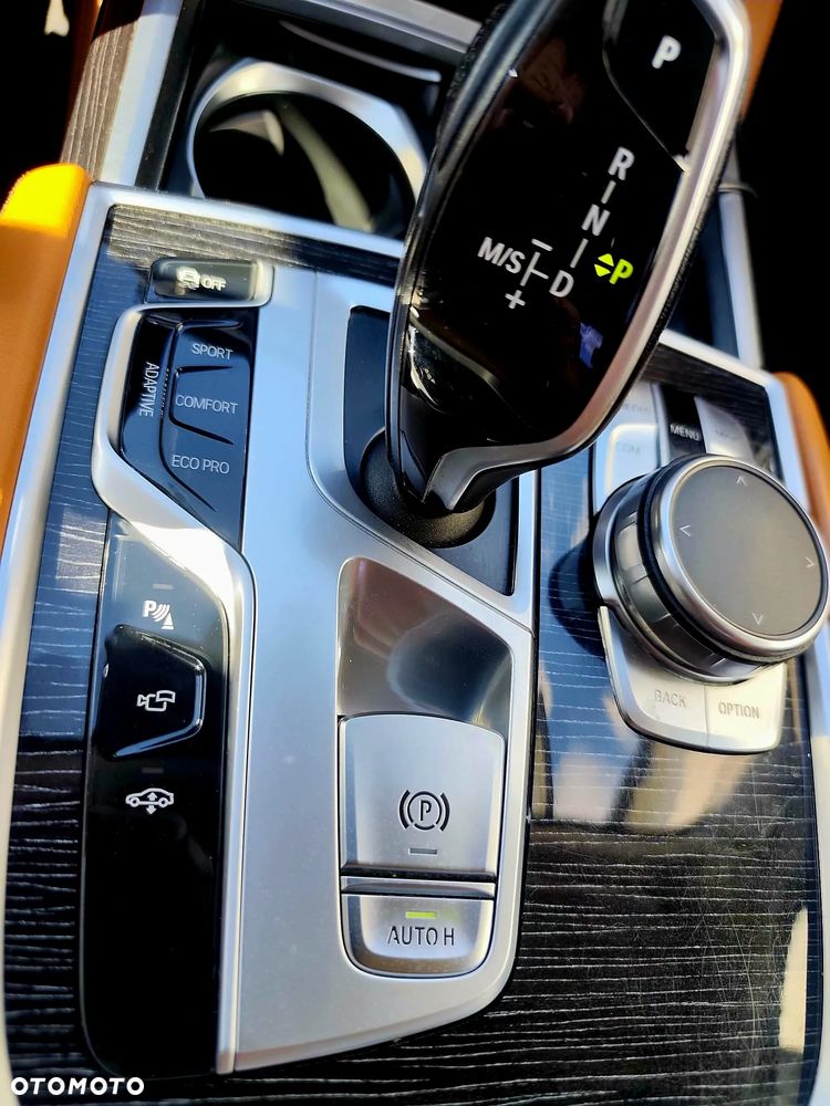 BMW Seria 7 740d xDrive - 18