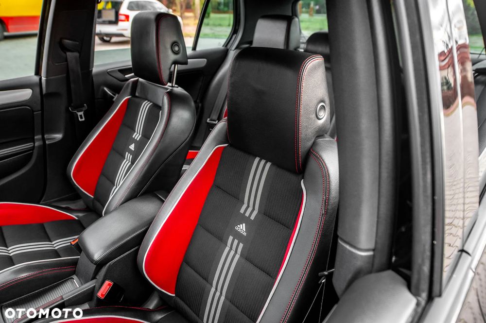 Volkswagen Golf 2.0 GTI DSG adidas - 20