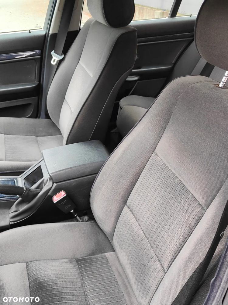 BMW Seria 5 528i - 9