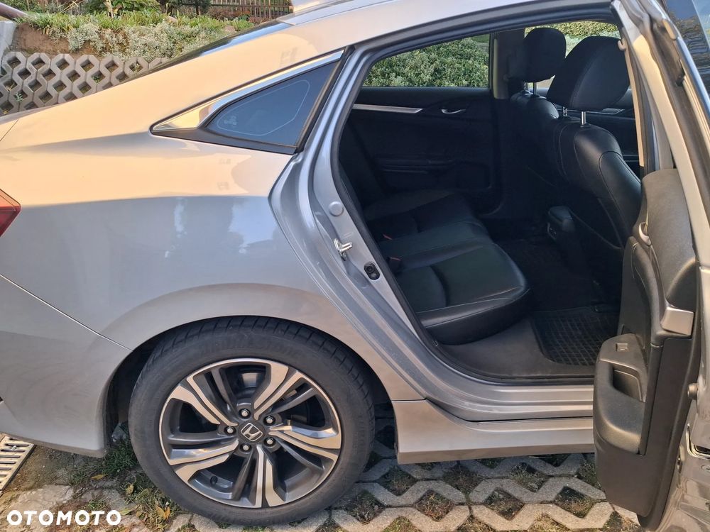 Honda Civic 1.5 T Executive - 12