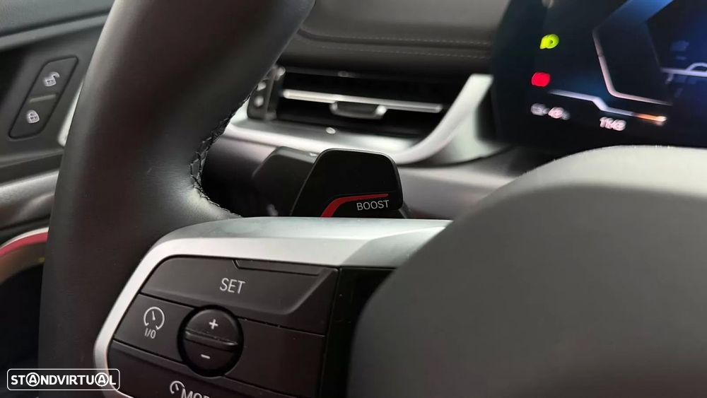 BMW iX1 eDrive20 Pack Desportivo M - 30