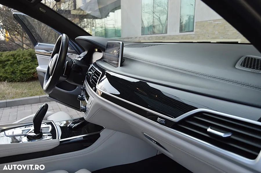 BMW Seria 7 740d xDrive - 37