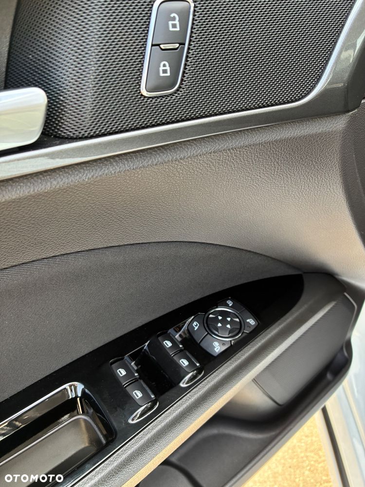 Ford Mondeo 2.0 EcoBlue Titanium - 18