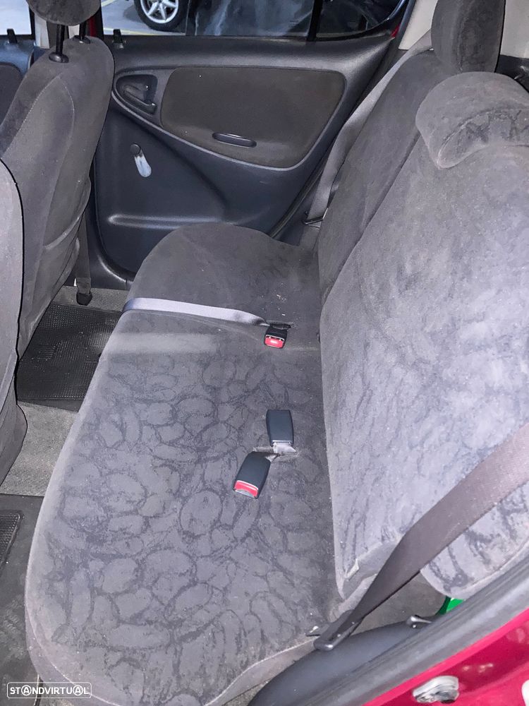 Toyota Yaris 1.0 Luna AC - 6