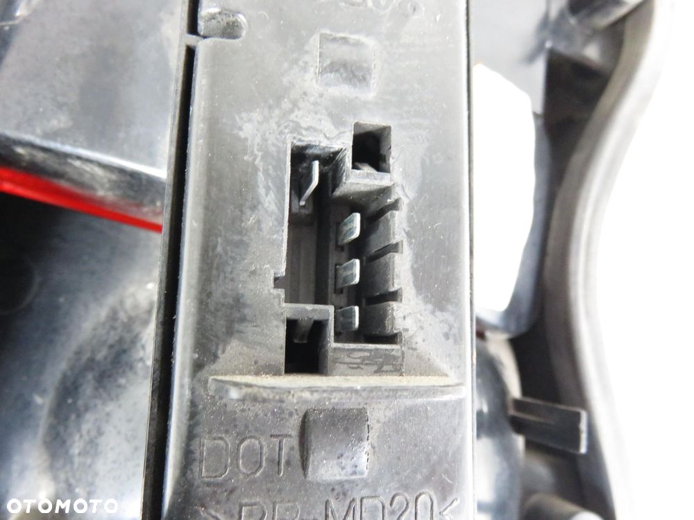 LAMPA PRAWA TYLNA KLAPA VOLVO S70 9151634 - 3