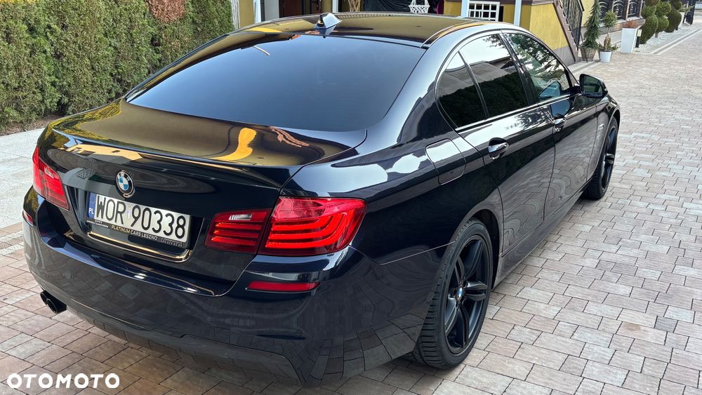 BMW Seria 5 525d xDrive - 11
