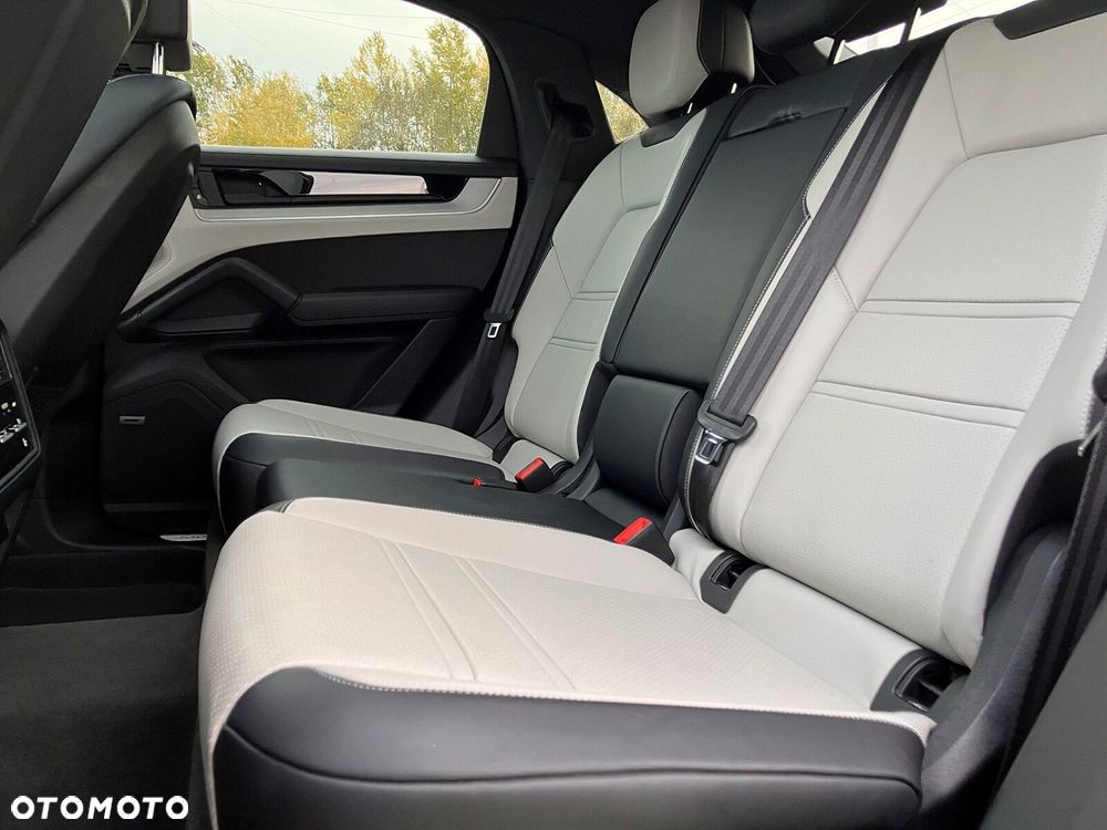 Porsche Cayenne - 32