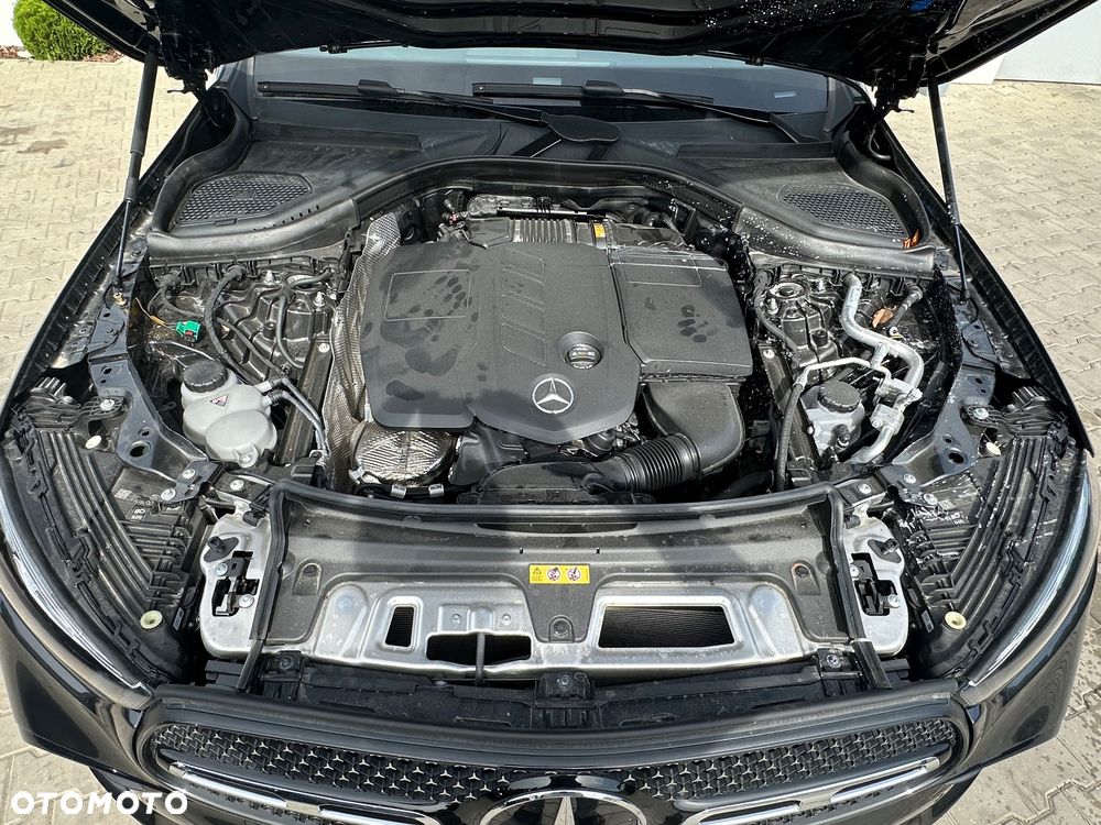 Mercedes-Benz GLC 300 e 4Matic 9G-TRONIC AMG Line - 14