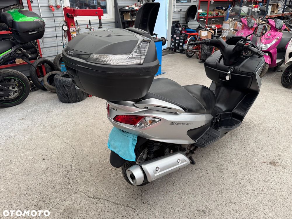 Suzuki Burgman - 7