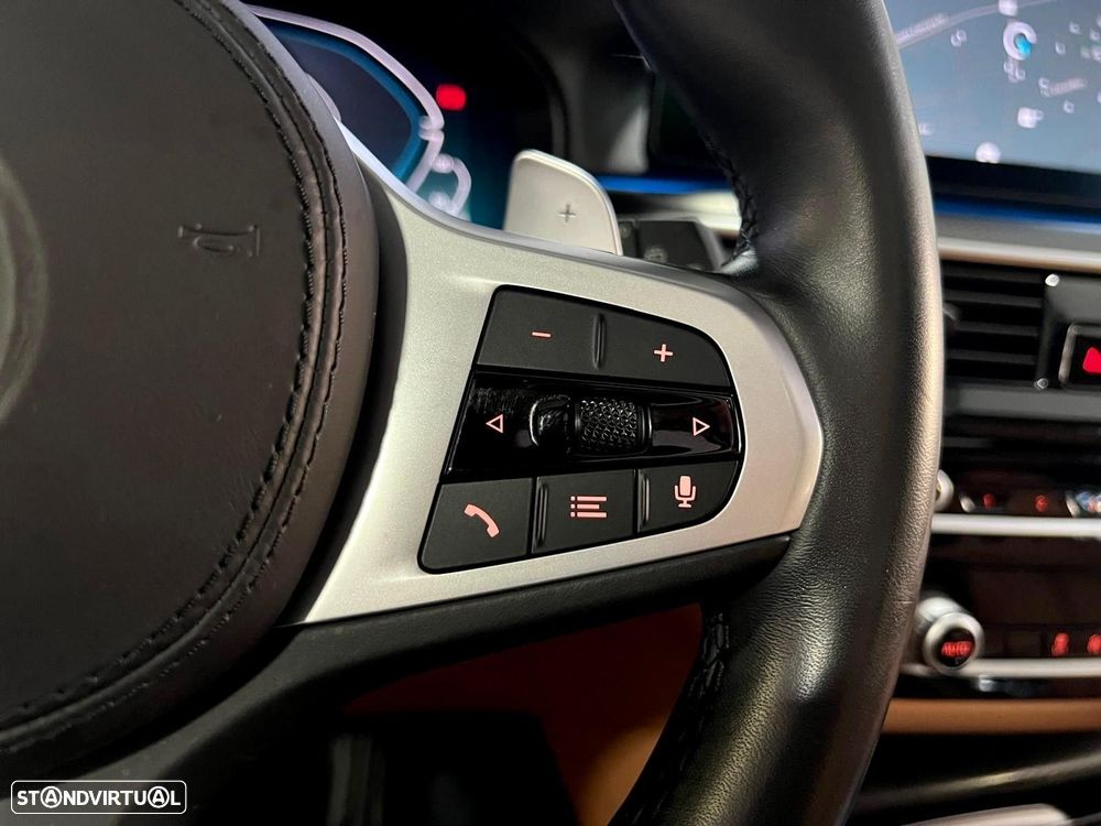 BMW 530 e Pack Desportivo M - 49