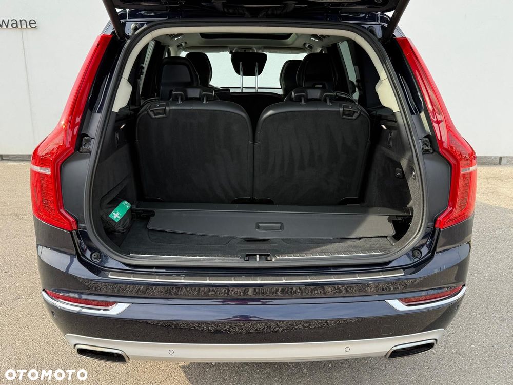Volvo XC 90 - 9