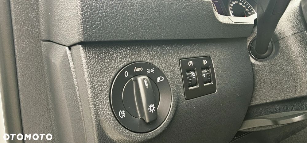 Volkswagen Caddy Bussines - 27