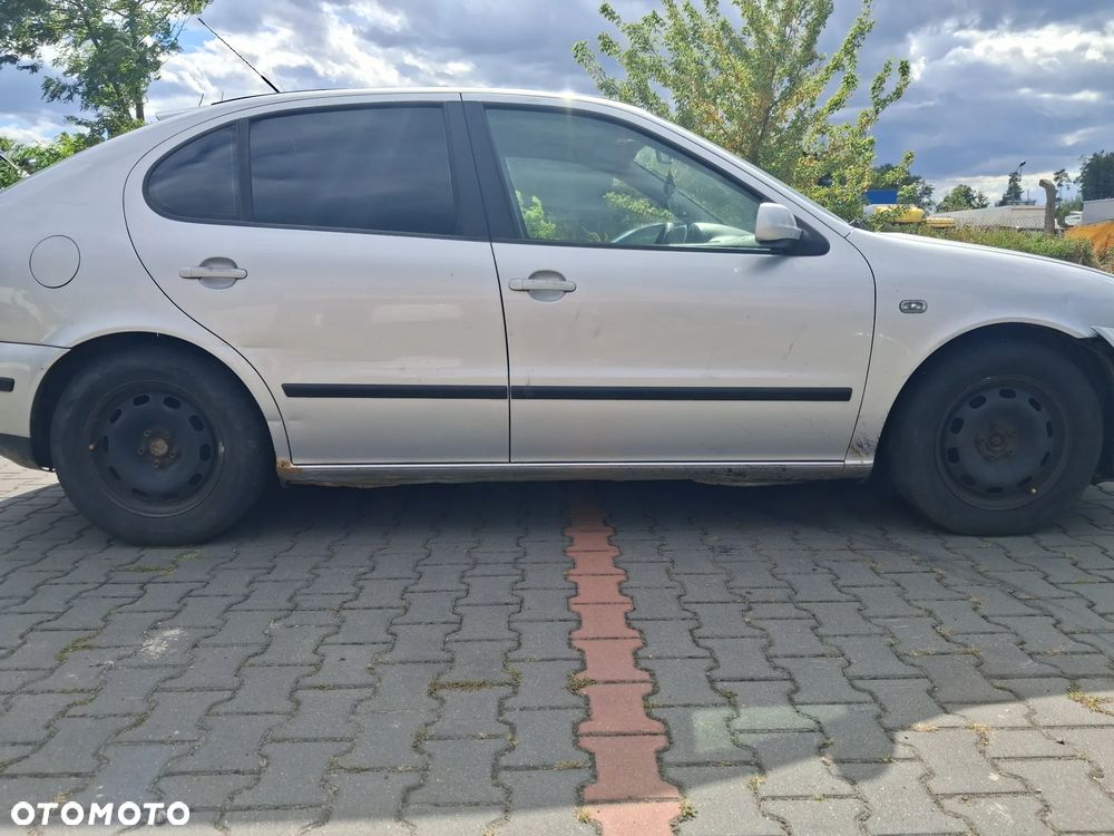Seat Leon 1 I Toledo 2 II silnik 1.6 16v BCB azd aus atn 105 KM skrzynia biegów ERT sprzęgło wysprzęglik lakier kolor LS7N srebrne drzwi lewe prawe przód tył błotnik zderzak klapa lusterko maska LS7N maglownica przekładnia belka sanki alternator sprężarka klimatyzacji pompa paliwa listwa wtryskowa klamka zamek zacisk głośnik szyba podszybie mechanizm panel sterowania sterownik moduł stacyjka wiązka przewód rura tłumik wydech koła felga zwrotnica kolektor czujnik mcperson amortyzator sprężyna silniczek kokpit pas bezpieczeństwa fotel schowek kierownica zegary klamka osłona lewarek włącznik manetka lampa lampka reflektor atrapa grill zbiorniczek półka bagażnika wykładzina kratka nawiew dmuchawa wentylator chłodnica pas przedni cupholder NA CZĘŚCI WSZYSTKIE CZĘŚCI - 5