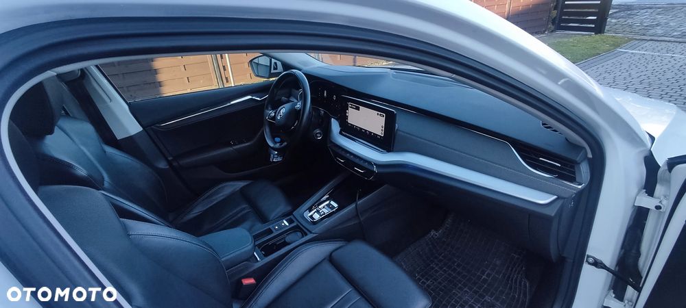 Skoda Octavia 2.0 TDI DSG Style - 35