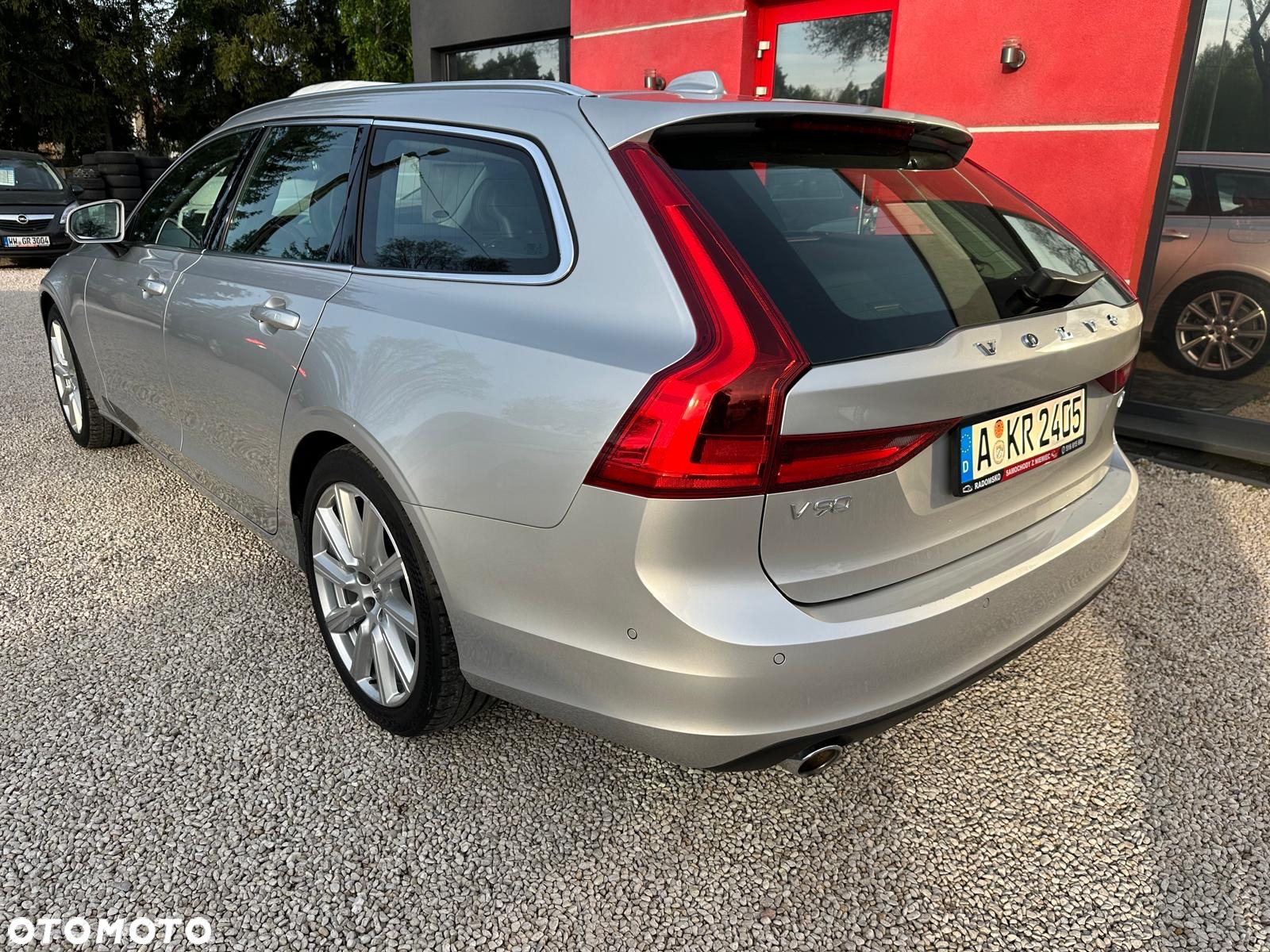 Volvo V90 D4 Momentum - 3