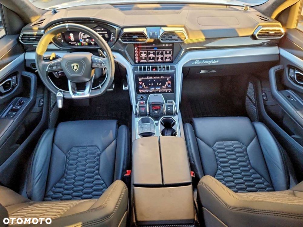 Lamborghini Urus - 10