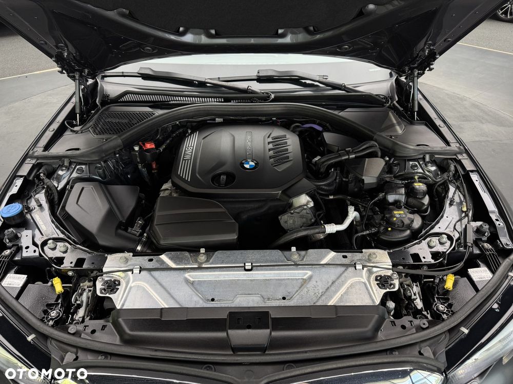 BMW Seria 3 318d - 23