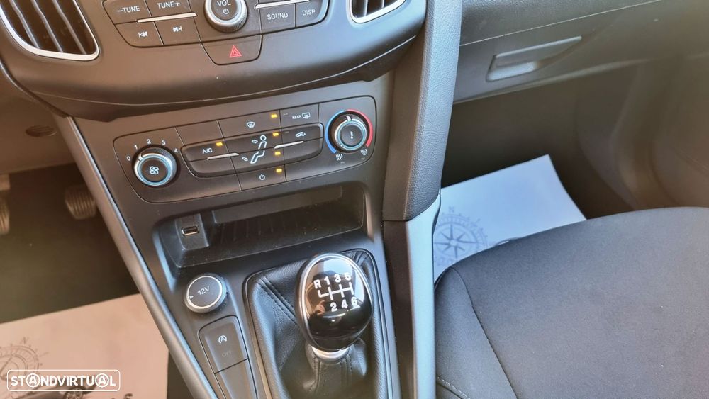 Ford Focus SW - 8