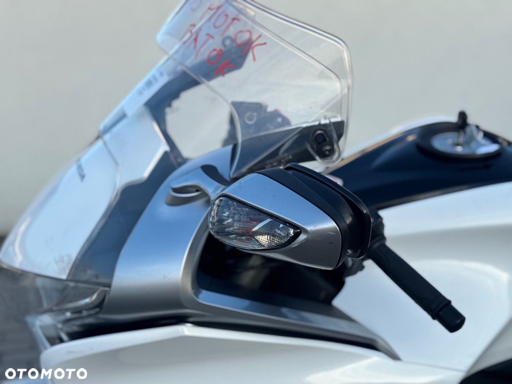 Honda VFR - 8