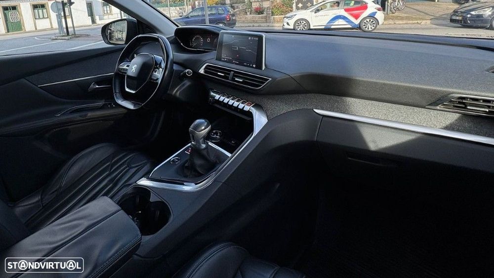 Peugeot 5008 1.5 BlueHDi Allure - 10